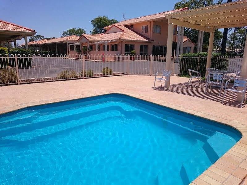 Country Roads Motor Inn Goondiwindi Exteriör bild